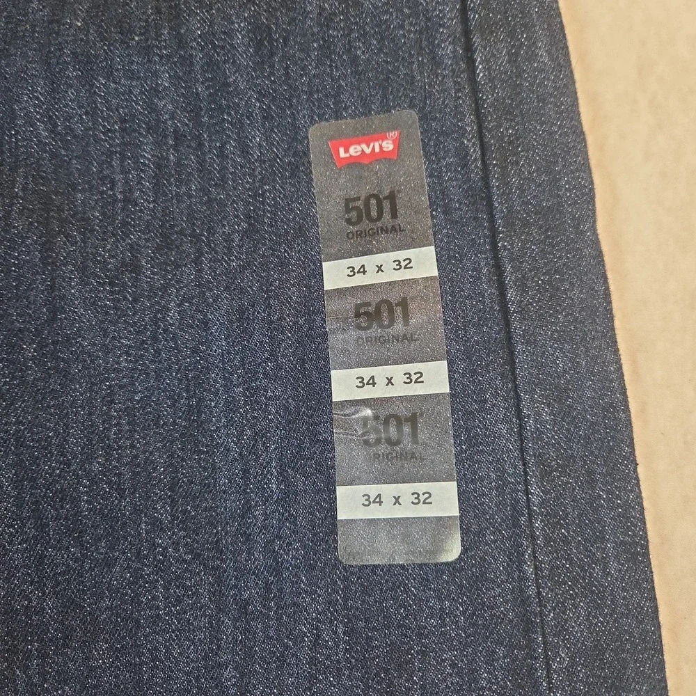 Levi's 501 Original Fit Men's Jeans Button Fly Dark Blue Denim 34x32 NWT Cowboy